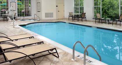 Free Breakfast. Indoor Pool. Close to Rutgers University!