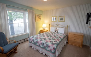 3 bedrooms, bed sheets