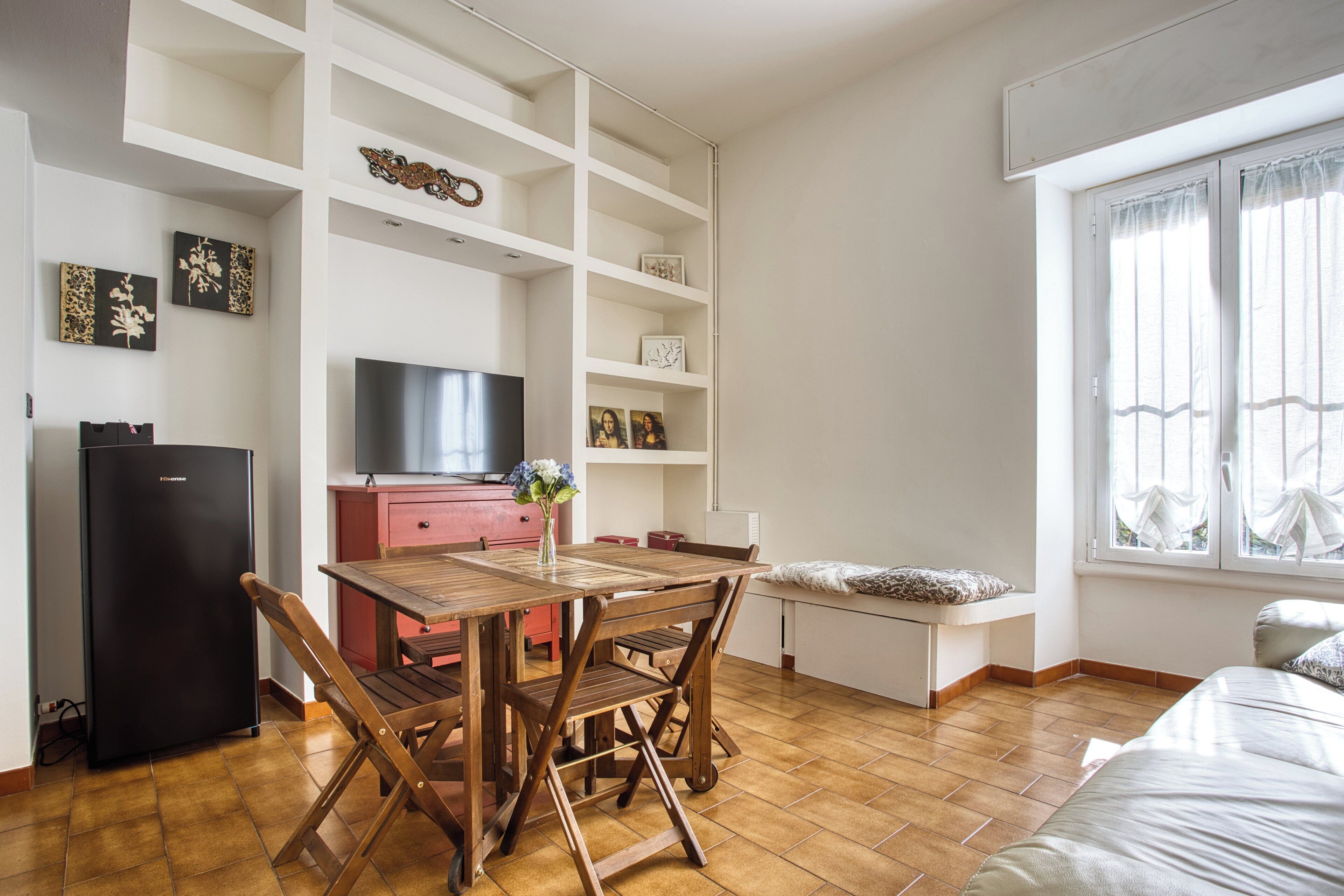 Leilighet, 1 dobbeltseng med sovesofa | Oppholdsområde | En 43-tommers smart-TV med digitale kanaler