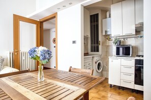 Comfort Apartment, City View | Living area | 43-inch Smart TV with digital channels - Adorable flat near centre (Milan)