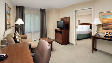 1 bedroom, in-room safe, iron/ironing board, free WiFi