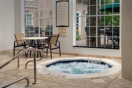 1 Bedroom | Free Breakfast. Pool & Hot Tub