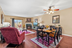 Interior - Whispering Pines 444| Two Bedroom | Mountain View | King Beds | Sleeps 6 (Pigeon Forge)