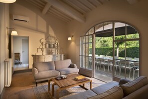 Villa, Garden View | Living area