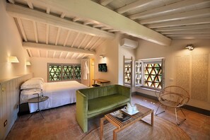Villa, vista giardino | 9 camere, Wi-Fi gratuito