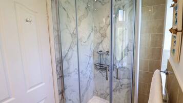 Cottage | Bathroom | Shower