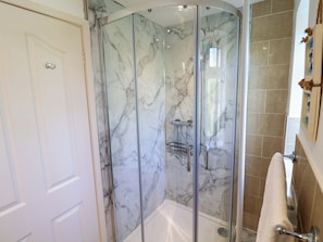 Cottage | Bathroom | Shower