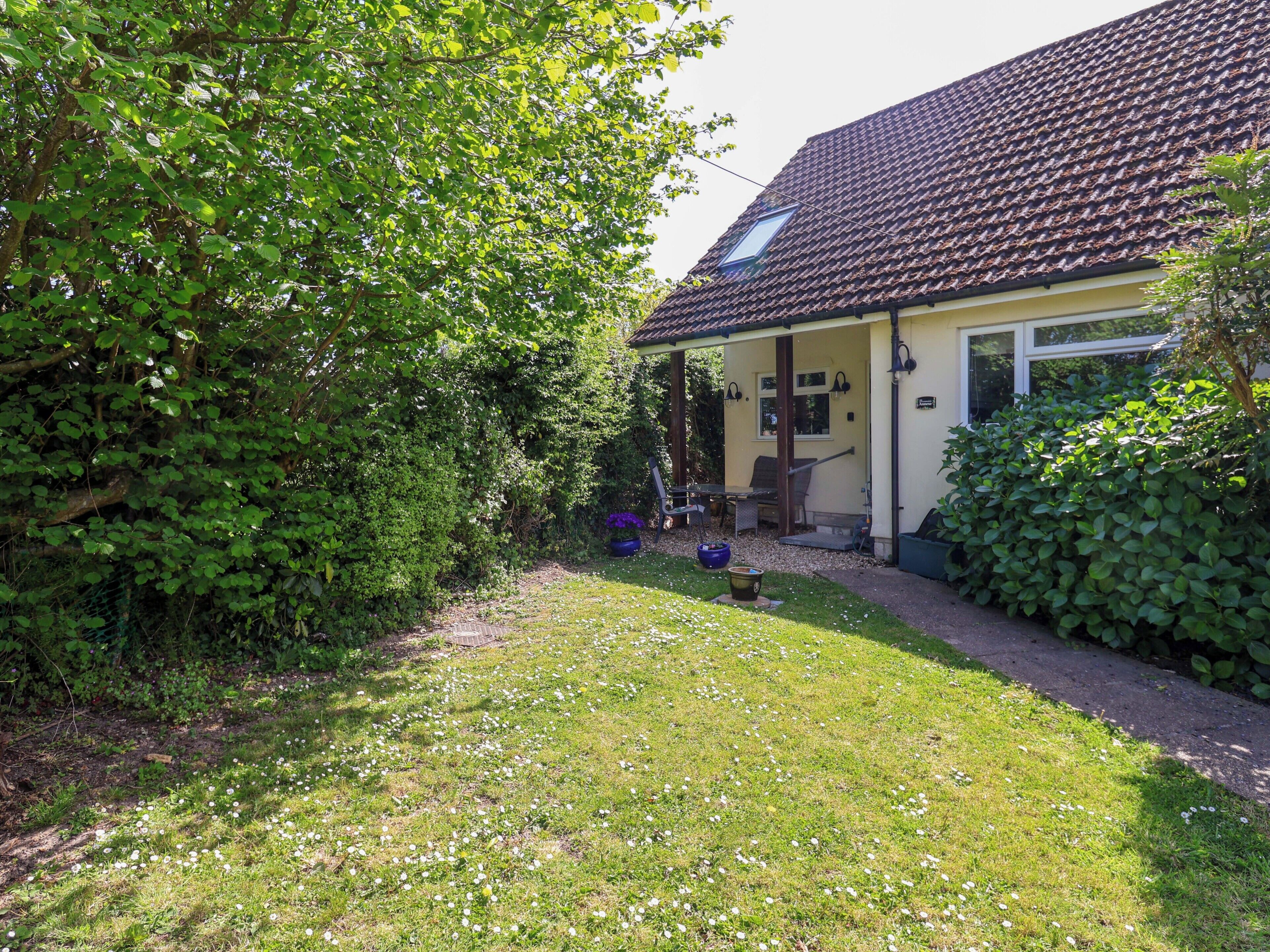 Cottage | Property grounds