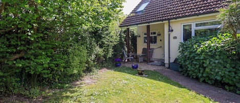 Cottage | Property grounds