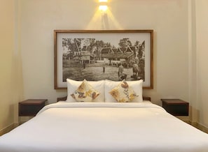 6 bedrooms, iron/ironing board, WiFi, bed sheets