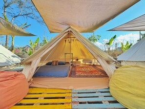 Standard Tent, 1 Katil Ratu (Queen), Penyaman udara, Garden View | Seterika/papan seterika, Wi-fi percuma, cadar katil