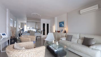 Apartment | Living room