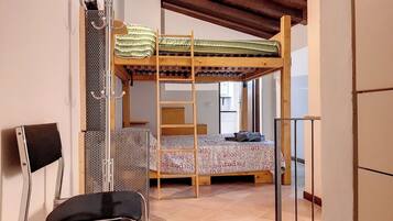 1 chambre, fer et planche Ă repasser, draps fournis