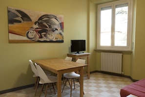 Dining - Viale Mezzetti - 1.3 by Ospitaci (Foligno)