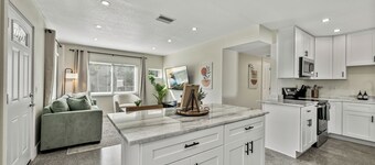 Clementine Cottage-Stylish Stay Between TPA & ORL