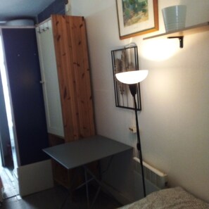 1 habitación y ropa de cama