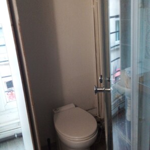 Dusche, Handtücher, Toilettenpapier