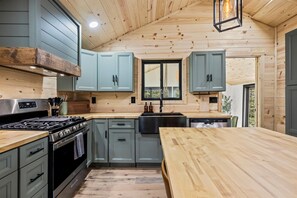 Fridge, microwave, oven, stovetop - Greenhouse Cabin • Forest Views & Serenity (Cosby)
