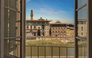 Interior - Apartment Lungarno - Two Bedroom Apartment, Sleeps 4 (Firenze)