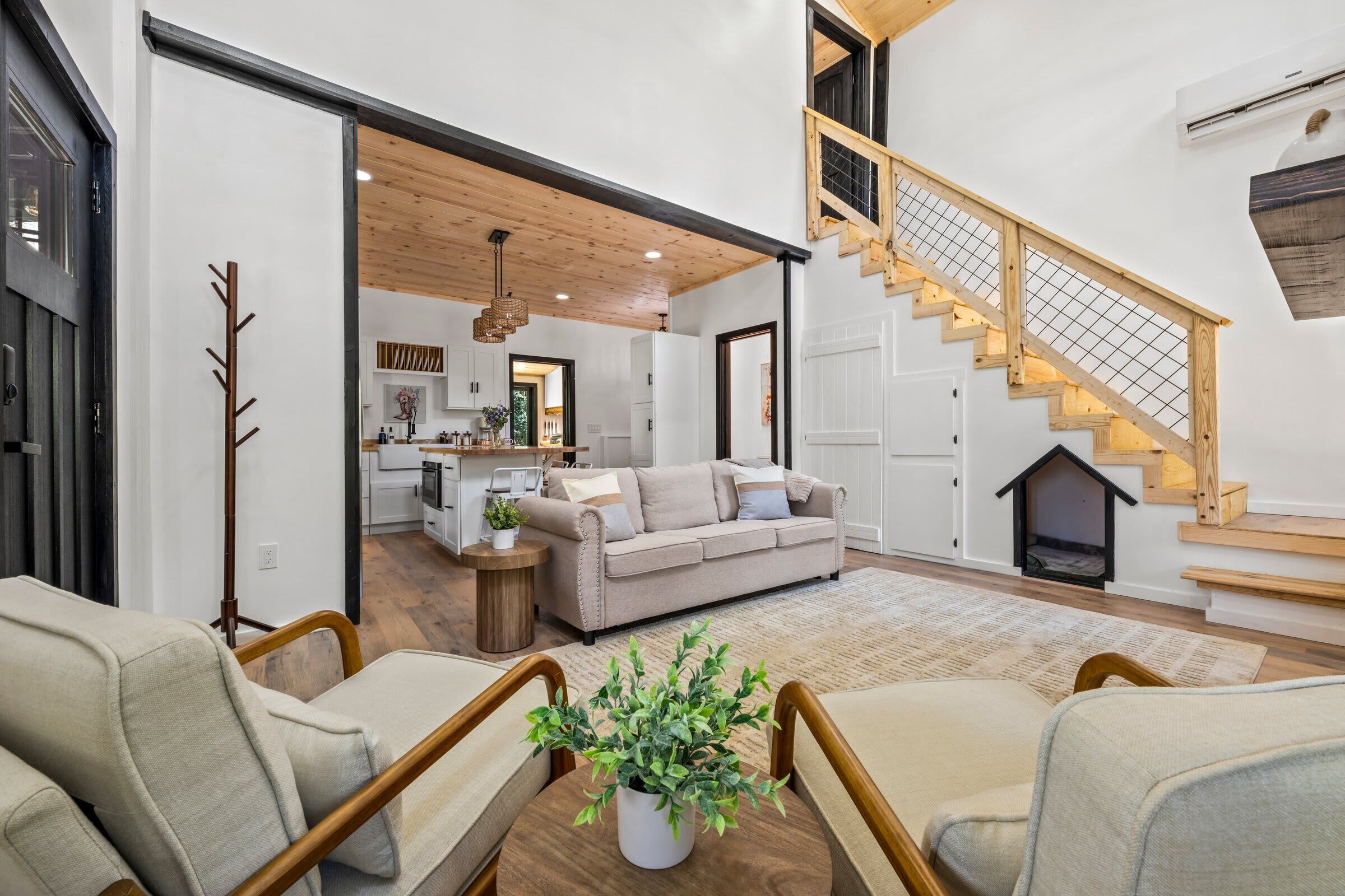 TV, fireplace, offices