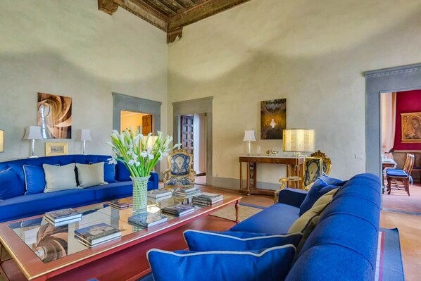 Living area - Apartment Macherone - Four Bedroom Villa, Sleeps 8 (Firenze)