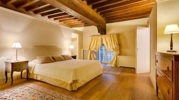 4 Schlafzimmer, BĂŒgeleisen/BĂŒgelbrett, Internetzugang, BettwĂ€sche