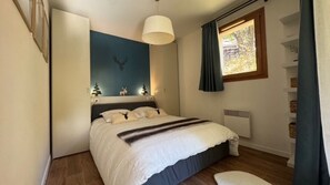 2 bedrooms, iron/ironing board, free WiFi