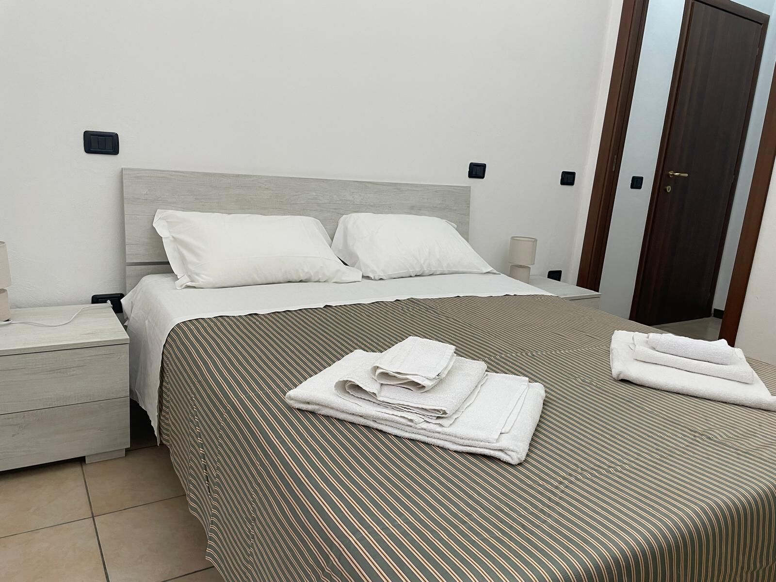 1 Schlafzimmer, Bügeleisen/Bügelbrett, Bettwäsche