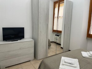 1 Schlafzimmer, Bügeleisen/Bügelbrett, Bettwäsche