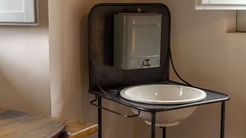 Dusche, Bidet, Handtücher