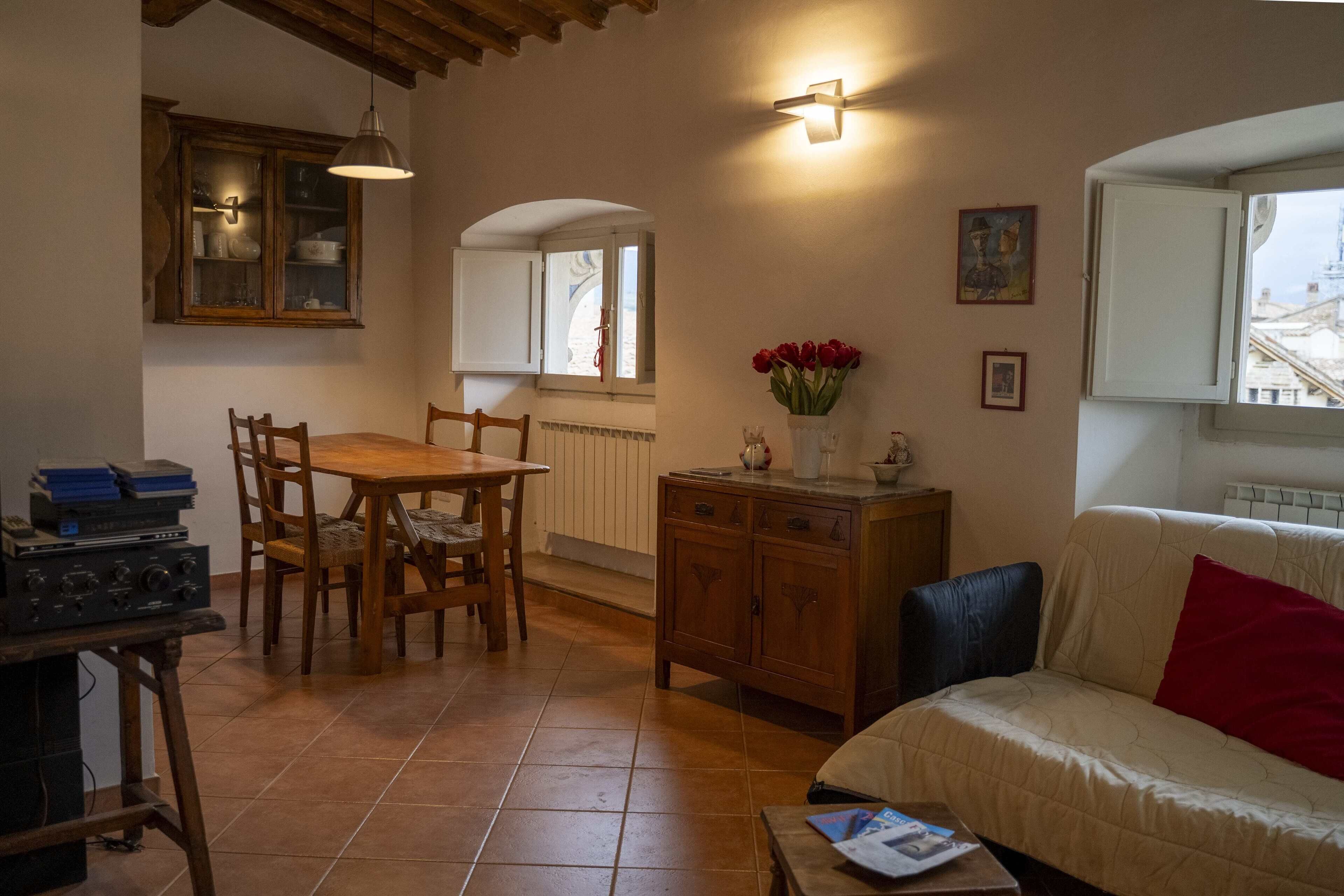 TV, fireplace, stereo