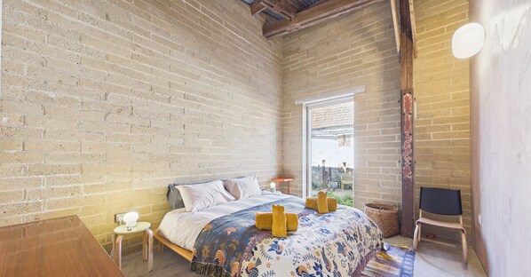 3 slaapkamers, een bureau, een strijkplank/strijkijzer, gratis wifi