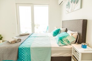 Villa | 4 bedrooms, iron/ironing board - Villa With Pool and Sea View in Fazana - Horizont (Fazana)