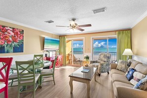 TV - Coral Reef Club 20 - Gulf Front, Destin, Community Pool! (Destin)