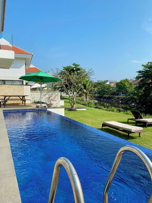 Piscine extérieure