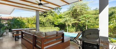 Ferienhaus, Gartenblick | Terrasse/Patio