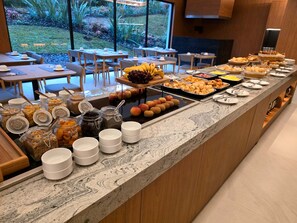 Desayuno buffet incluido todos los días 