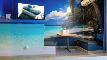 Tweepersoonskamer | Woonruimte | Een televisie