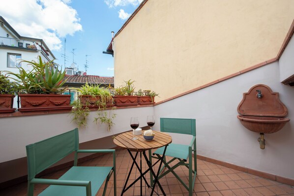 Appartement Duplex Familial, plusieurs chambres | Terrasse/Patio