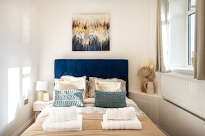 4 chambres, fer et planche à repasser, Wi-Fi, draps fournis