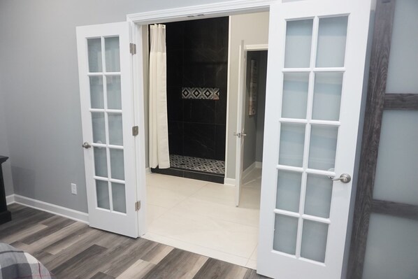 Interior - Country Chic 3-bedroom house in peaceful Colt with all the amenities of home (Colt)