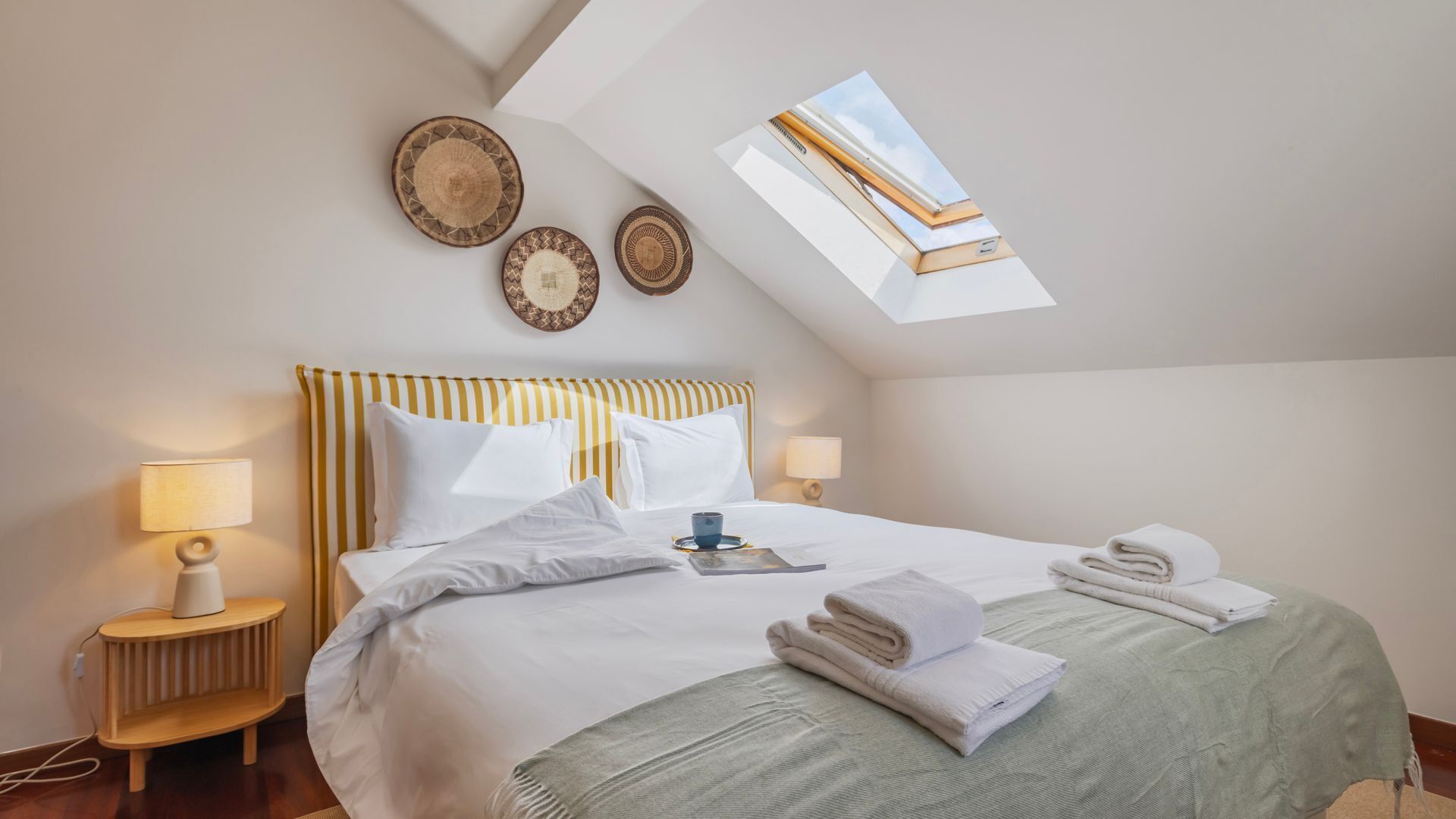 2 chambres, fer et planche à repasser, Wi-Fi gratuit, draps fournis