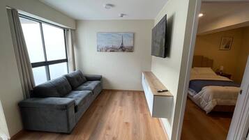 1 bedroom, desk, iron/ironing board, WiFi