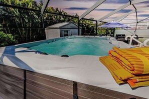 Bain à remous extérieur