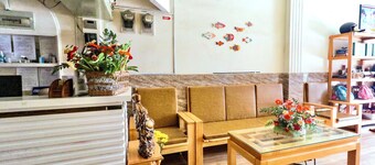 Twin Room 304 Charming hotel in terrific ÄĂ LáșĄt with WiFi