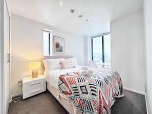 3 bedrooms, desk, iron/ironing board, WiFi - Free Parking SeaView Stylish 3BR Near Aotea Square (Auckland)