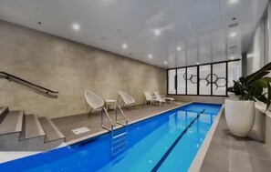 Piscine intérieure