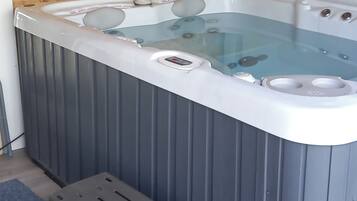 Cottage | Property grounds