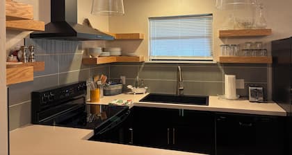 Charming 3-bedroom Mid-century Modern house in Norman, close to OU, OKC