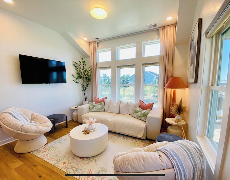 3-bedroom House On Canal With Dock Ac, Wifi In Tranquil Avon - Outer Banks, NC